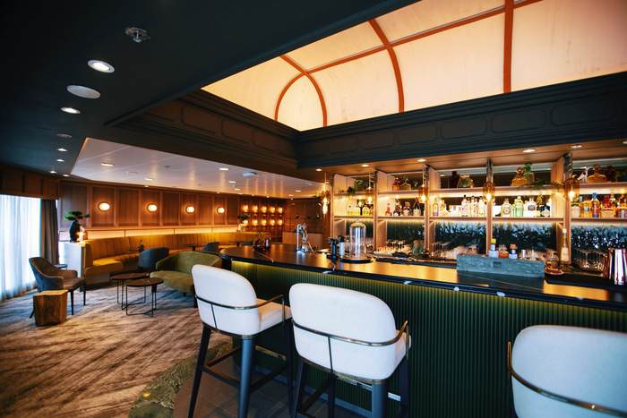 Azamara Cruises Atlas Bar © Jenna Lyn, Azamara Cruises1.jpg